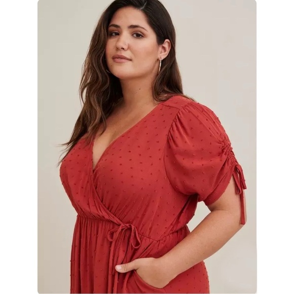 Torrid Swiss Dot Burnt Orange Faux Wrap Dress V Neck Ruffle Trim Size 4X - Picture 2 of 9